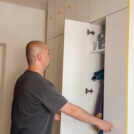 Шкаф от пола до потолка