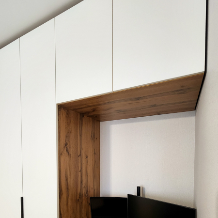 Рабочее пространство. Подвесной шкаф