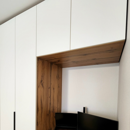 Рабочее пространство. Подвесной шкаф